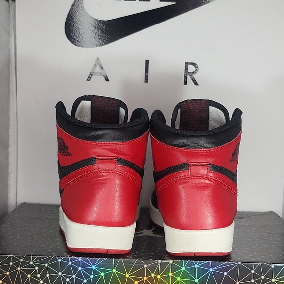 Size 7 - Jordan 1.5 The Return Bred 2015 VNDS CLEAN!!..Fits Men Size 7, Women Si - Picture 3 of 16
